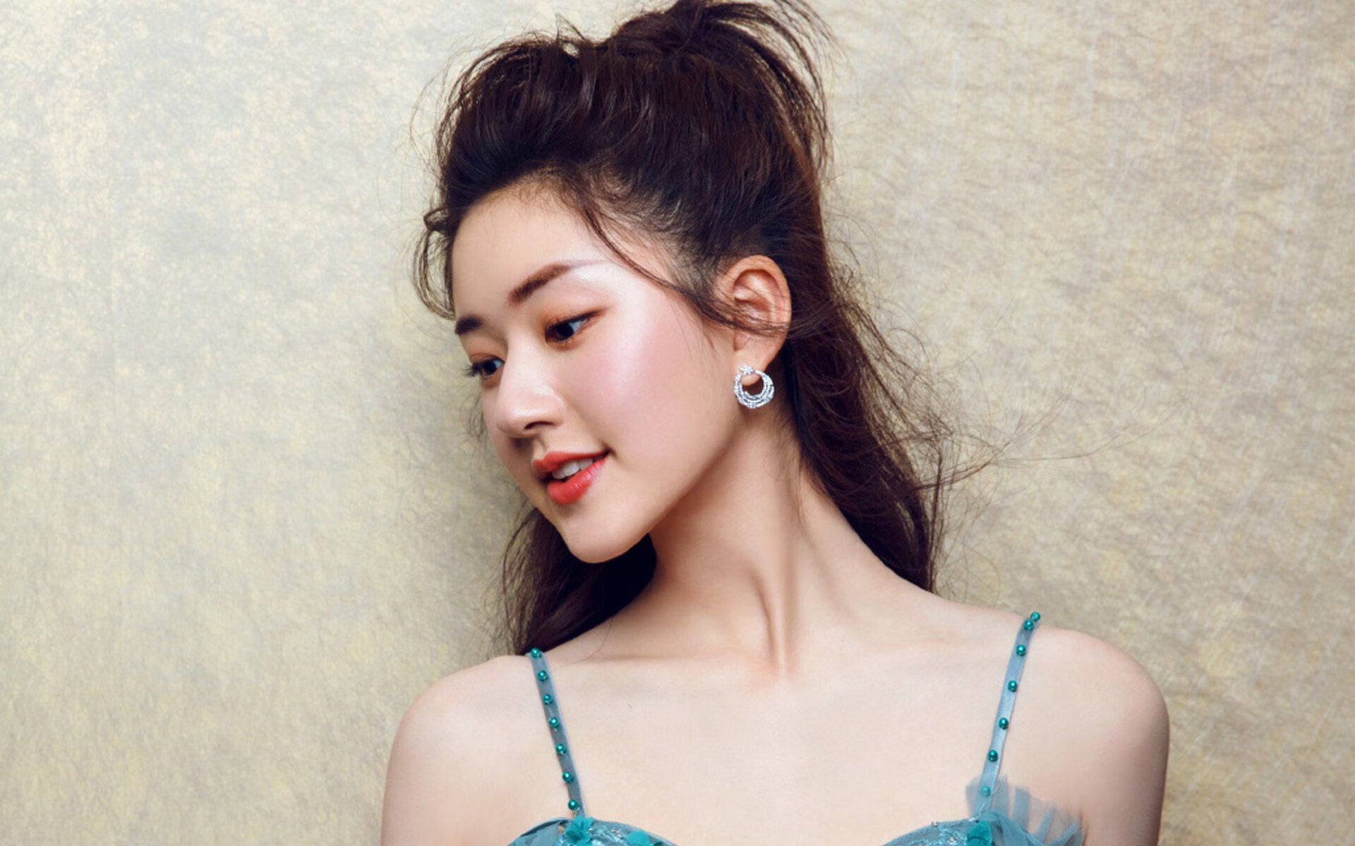 爱游戏登录入口-德甲激烈决战，数据分析揭示中场控制策略与攻防转换要素，前德甲中场涉嫌谋杀