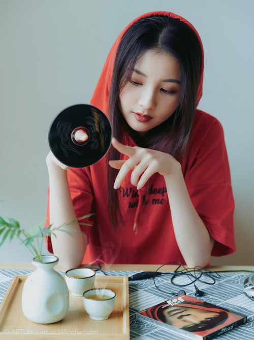 皇马主场惨败,赛季前景堪忧究竟何,皇马主场换了吗