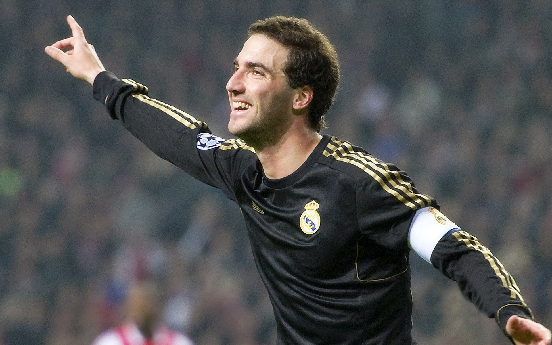 职业联赛品牌建设未形成文化认同感，职业联赛标志